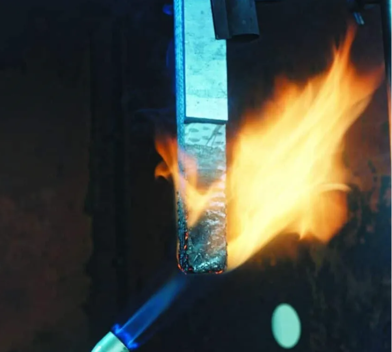 MCA HALOGEN BREZ PLAMENSKEGA DISARNEGA: Natančna izbira za odlično retardinacijo najlonskega plamena